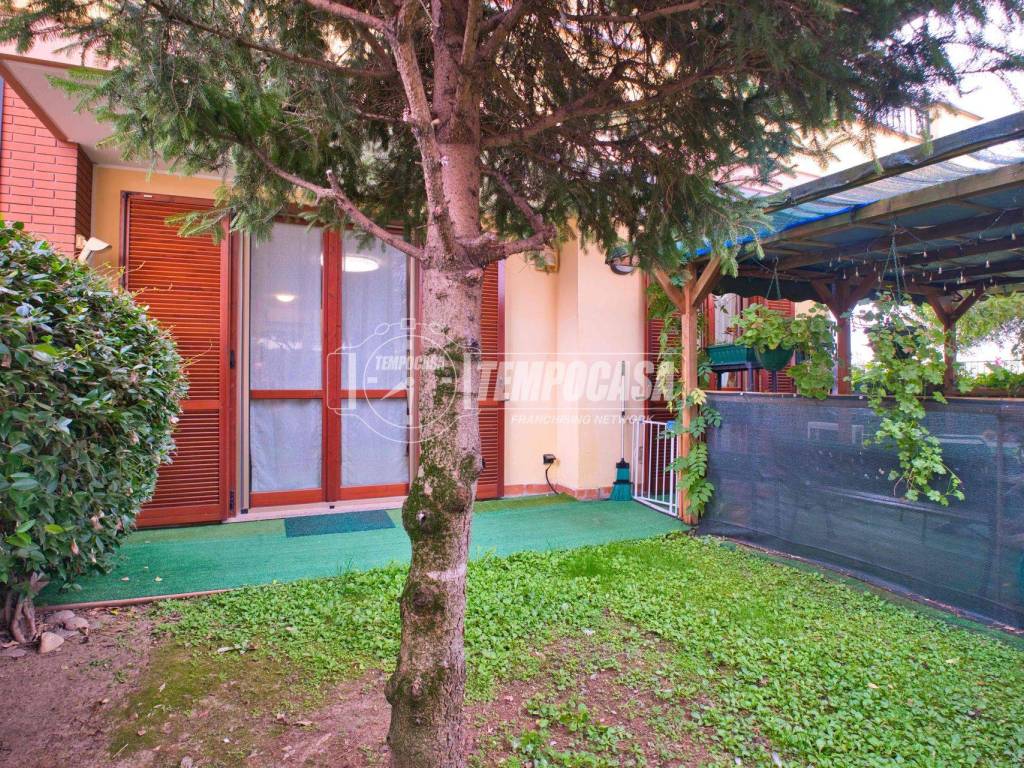 Appartamento a Trecate in Via Dott. G. Perone - Foto 3