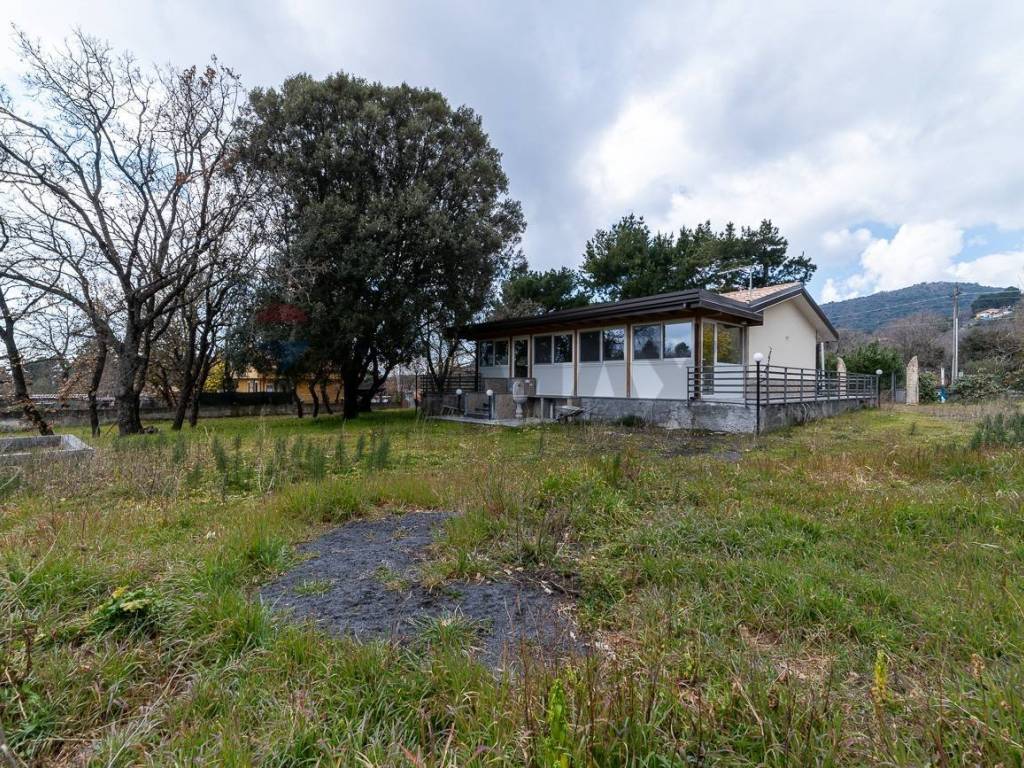 Villa a Pedara in Via Bianca di Navarra, 20 - Foto 5