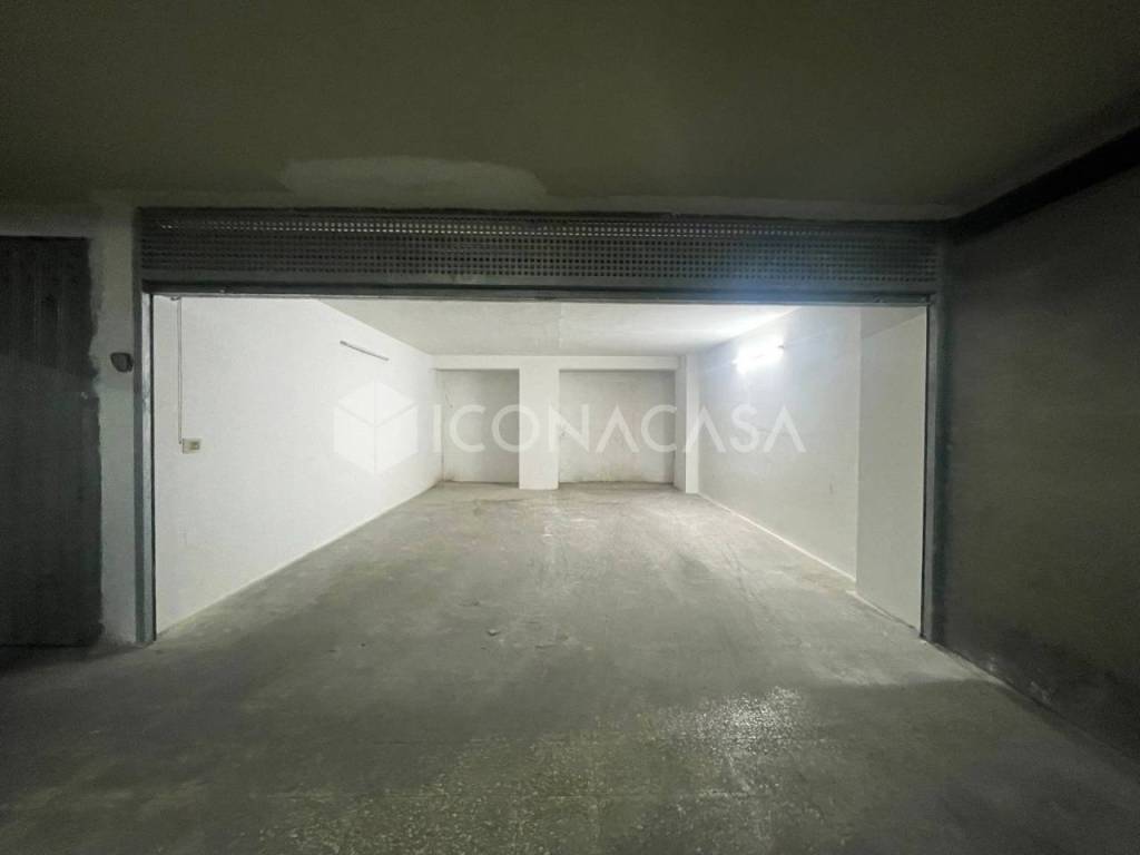 Box / garage a Andria in Via Felice Cavallotti - Foto 4