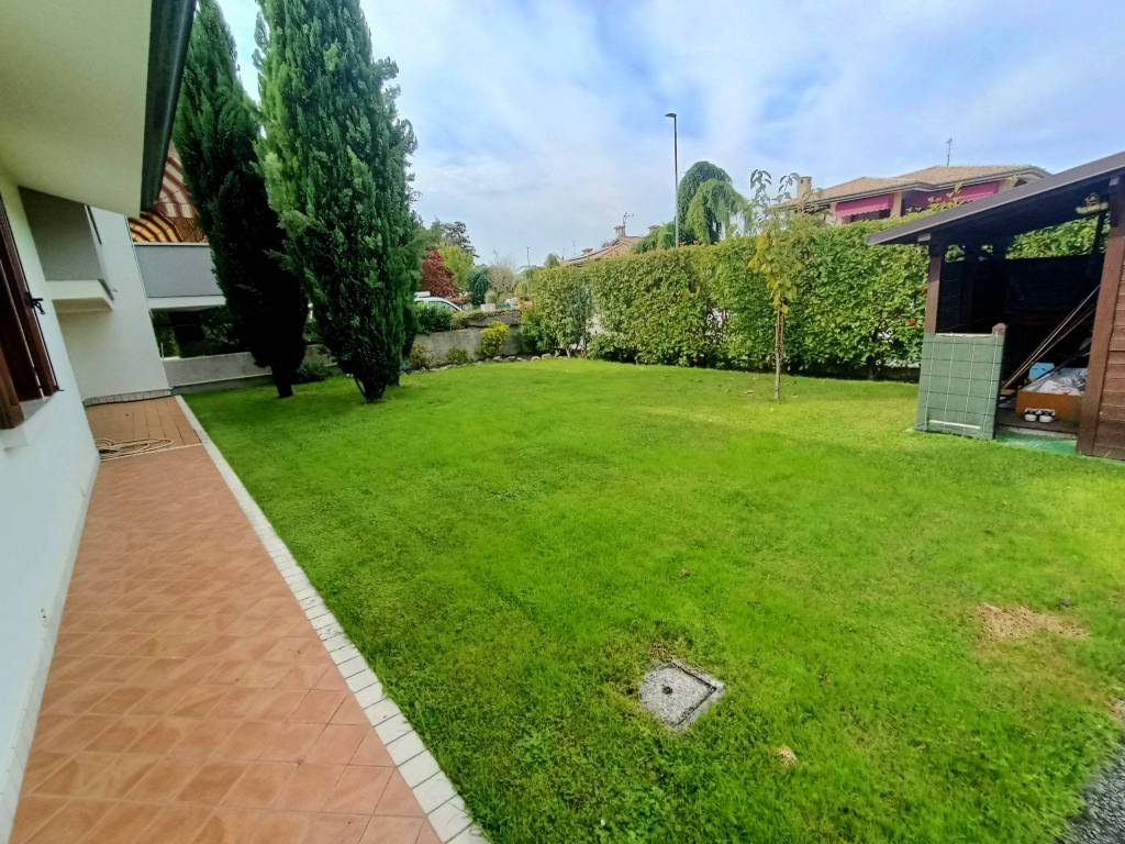 Villa a Azzano decimo in Via 25 Aprile - Foto 4