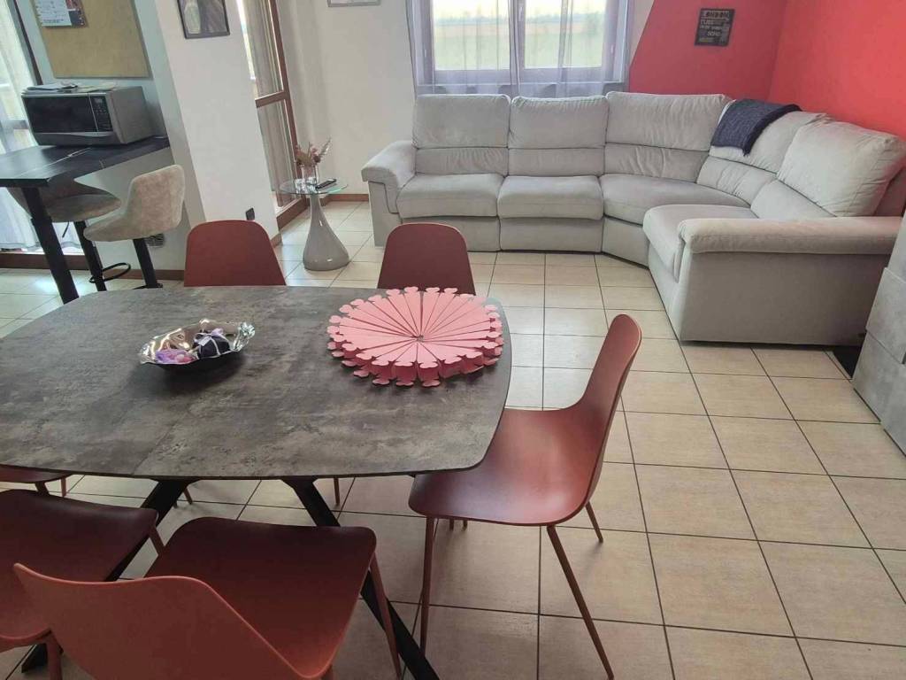 Appartamento a Trecate in Via Dottor Giacomo Perone - Foto 2
