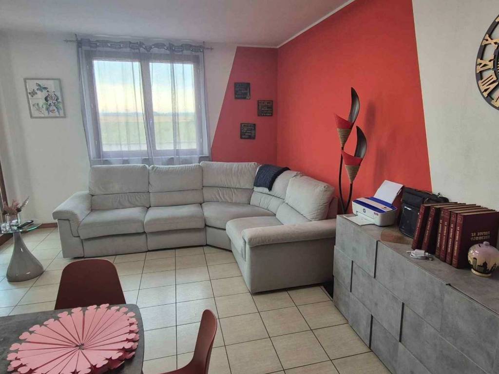 Appartamento a Trecate in Via Dottor Giacomo Perone - Foto 3