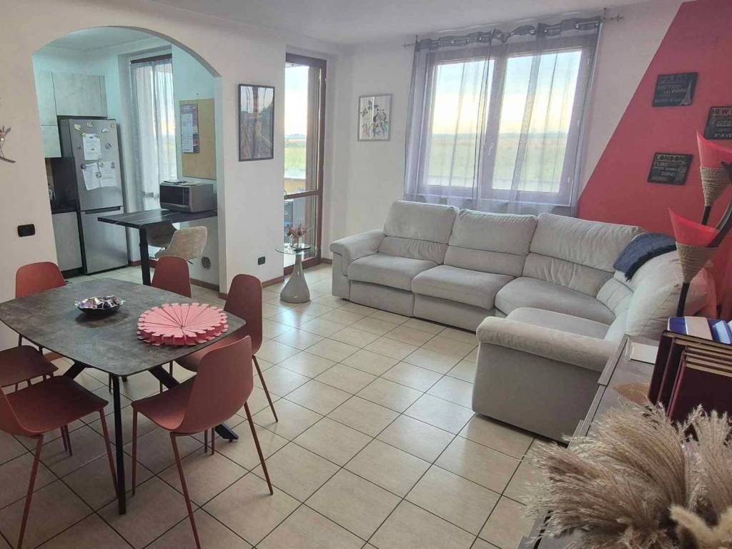 Appartamento a Trecate in Via Dottor Giacomo Perone - Foto 4