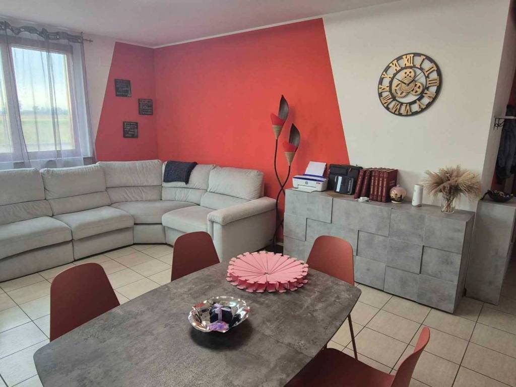 Appartamento a Trecate in Via Dottor Giacomo Perone - Foto 5