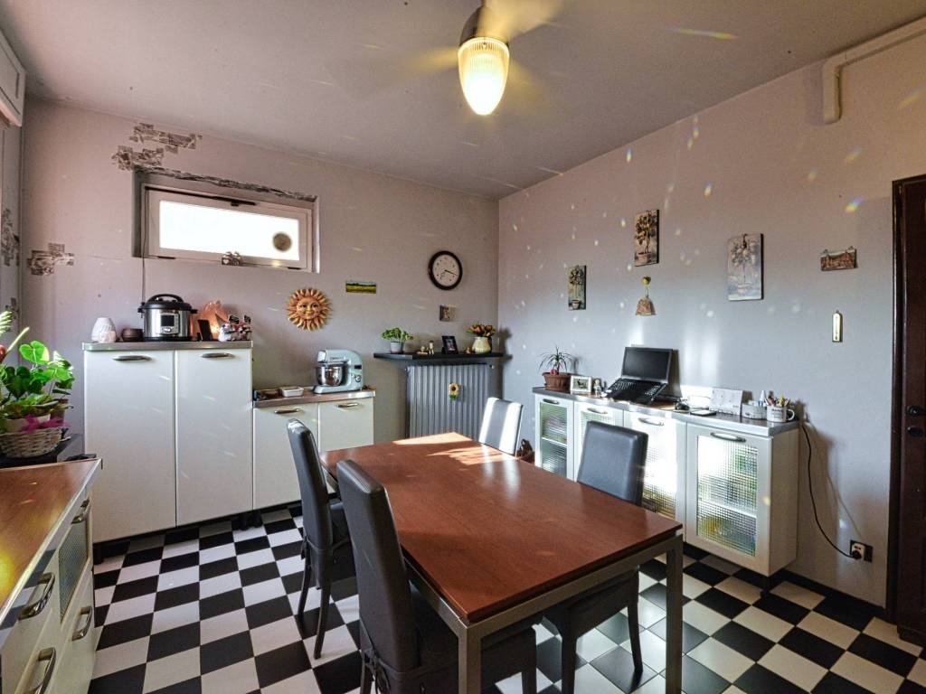 Appartamento a Saronno in Viale Rimembranze - Foto 3