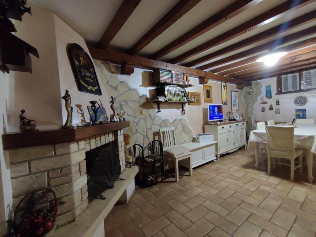 Casa indipendente a Castelnuovo magra in Via Palvotrisia, 18 - Foto 4