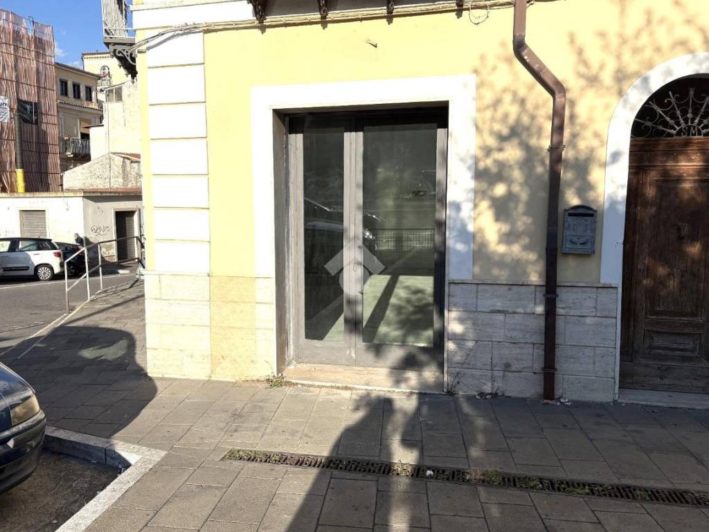 Box / garage a Lamezia terme in Piazza Giovanni Amendola, 20 - Foto 3