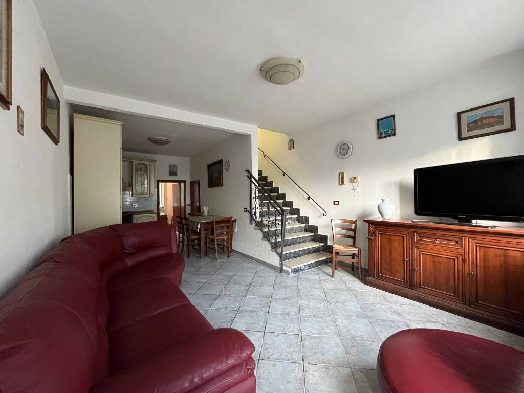 Casa indipendente a Rosignano marittimo in Piazza Giuseppe Mazzini - Foto 4