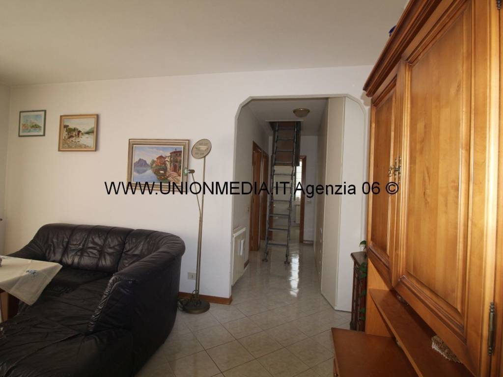 Appartamento a Ameglia in Via Giacomo Leopardi - Foto 3