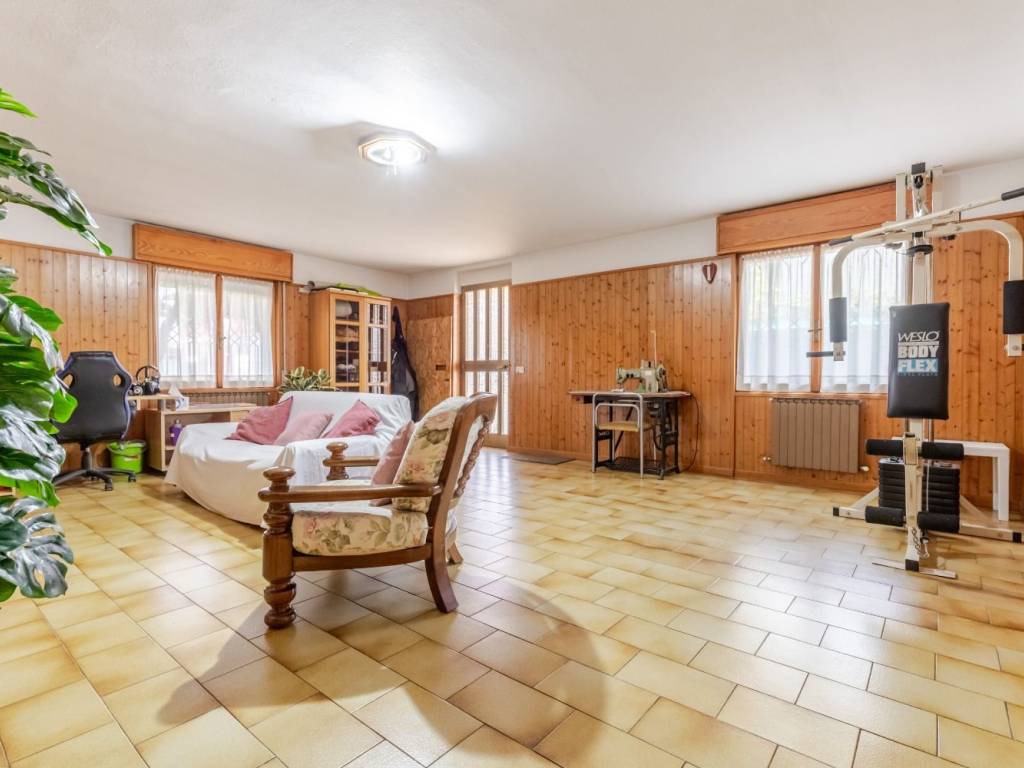 Villa a Tradate in Via Giacomo Brodolini, 16 - Foto 3