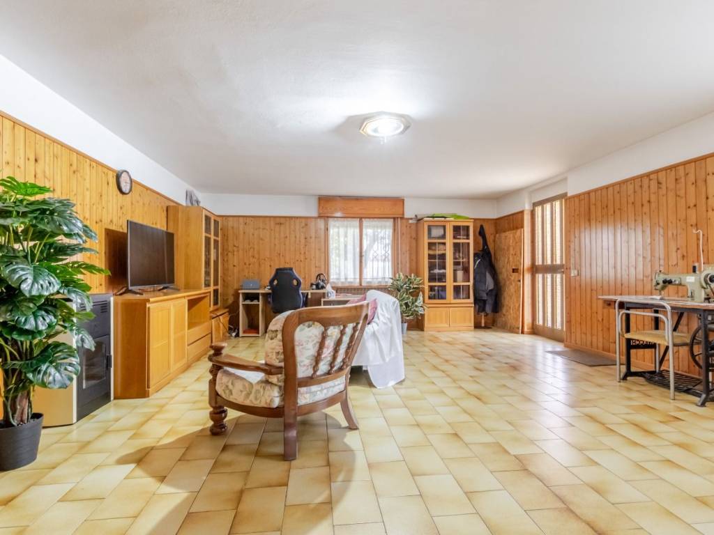 Villa a Tradate in Via Giacomo Brodolini, 16 - Foto 4