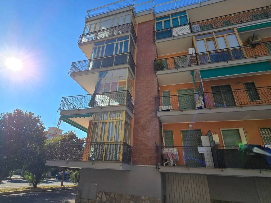 Appartamento a Borghetto santo spirito in Corso Leonardo da Vinci - Foto 4