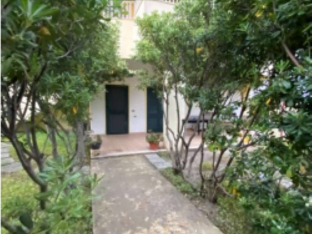 Appartamento a Isola di capo rizzuto in Località Le Castella snc - Foto 2