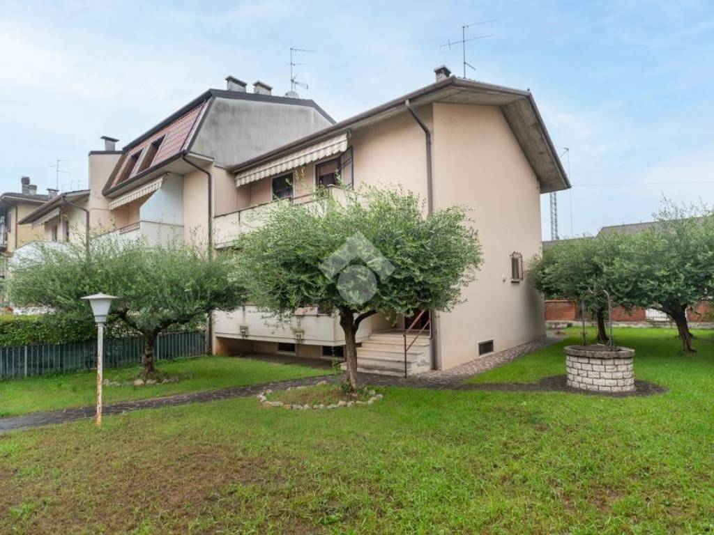 Villa a Villafranca di verona in Via Luigi Prina - Foto 2