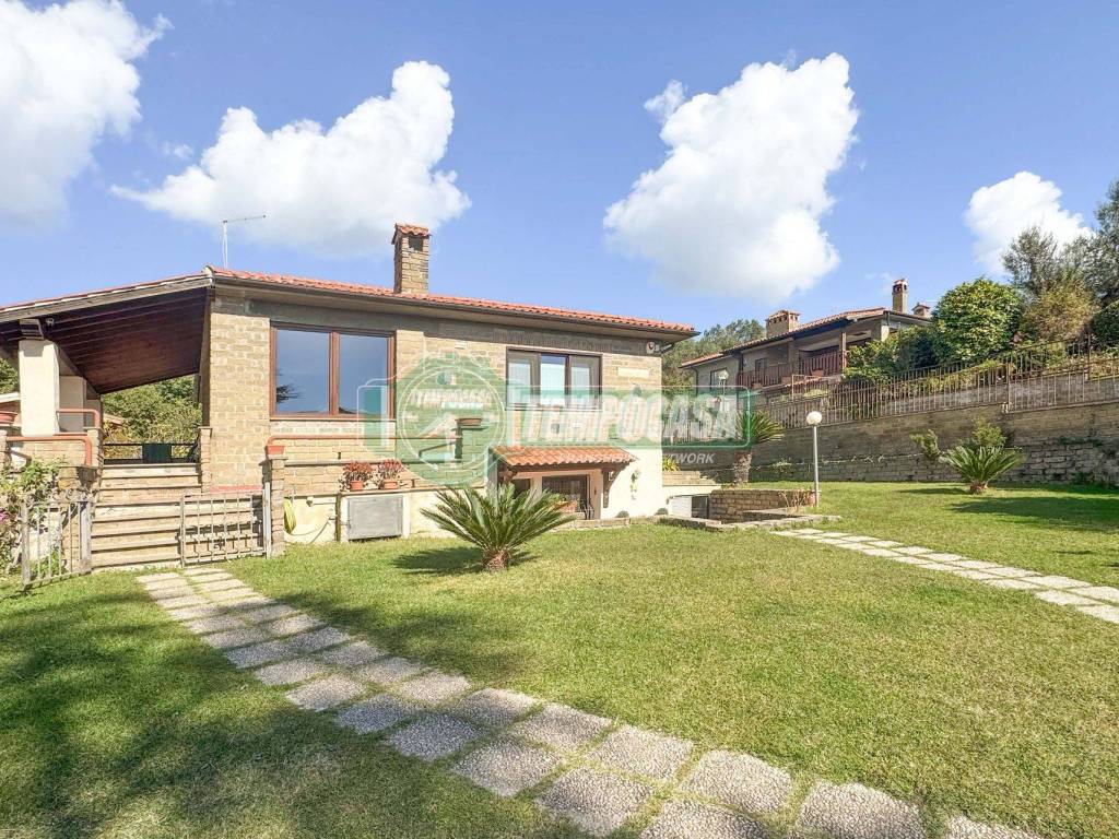 Villa a Trevignano romano in Via dalla Chiesa Carlo Alberto - Foto 2
