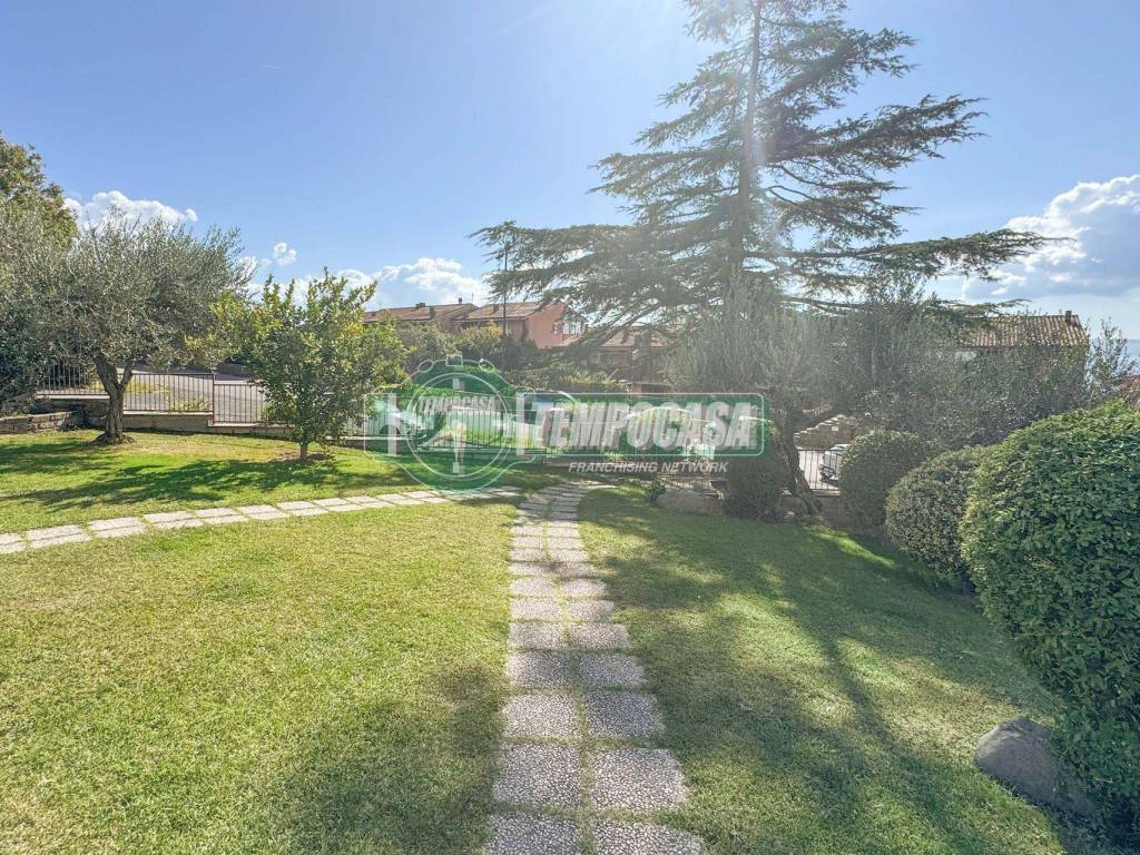 Villa a Trevignano romano in Via dalla Chiesa Carlo Alberto - Foto 4