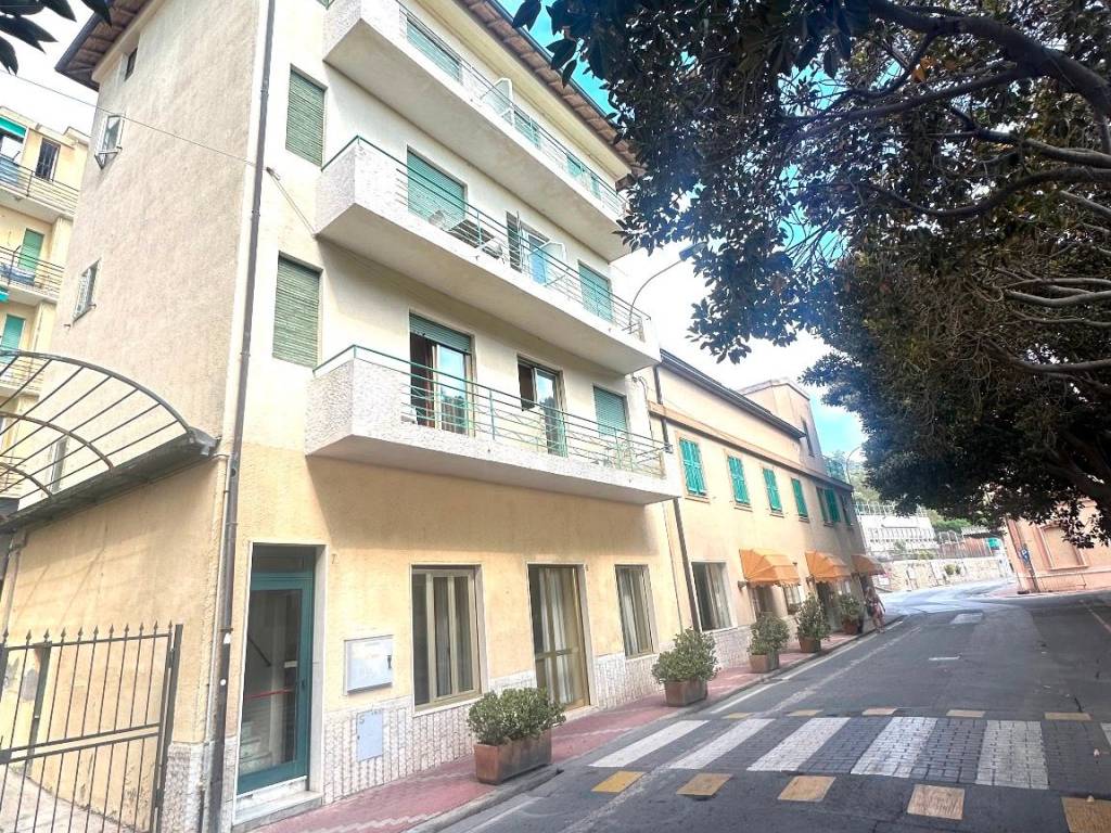 Palazzo / stabile a Ospedaletti in Via 20 Settembre - Foto 2