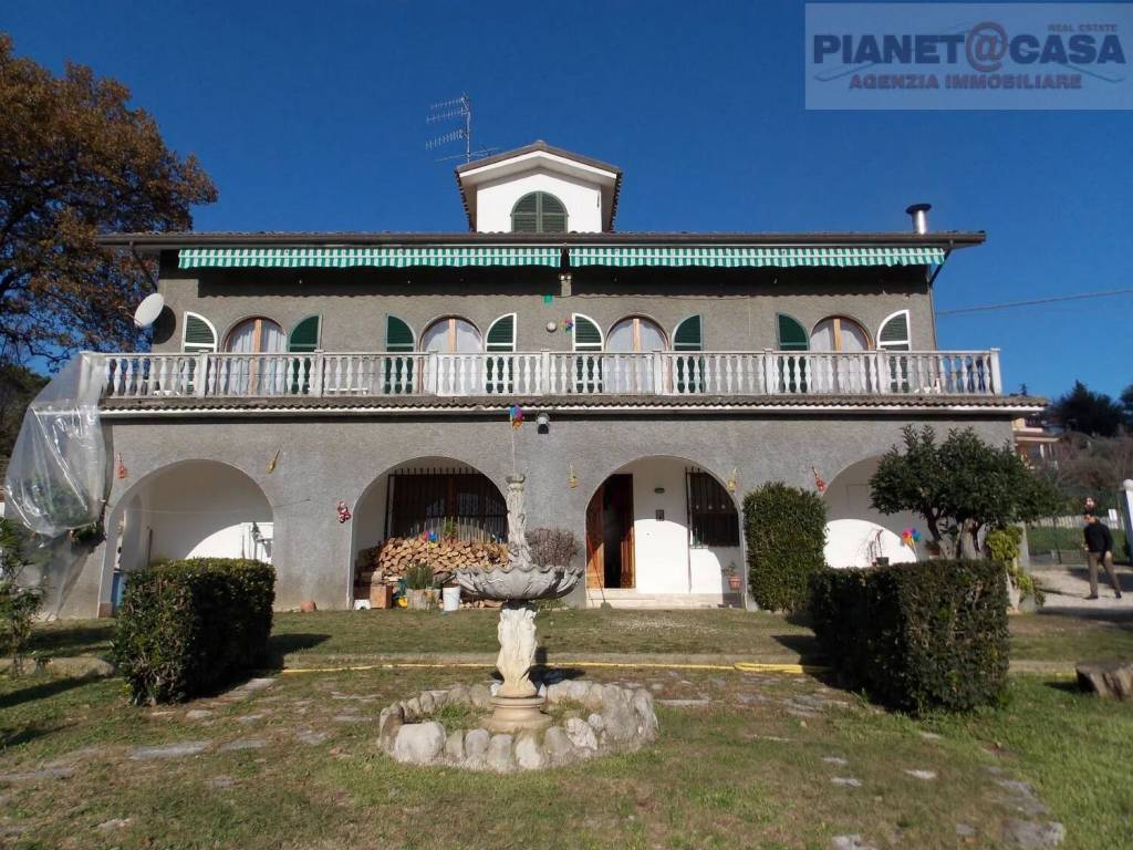 Villa a Colli del tronto in Via Delle Vignali, 7 - Foto 2