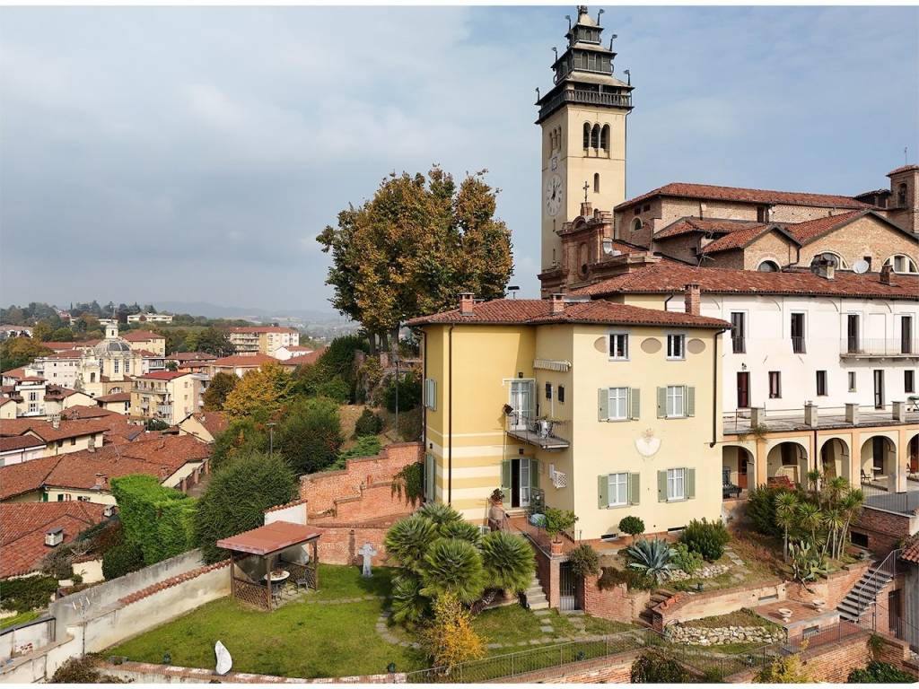 Casa indipendente a Chieri in Piazzetta San Giorgio - Foto 2