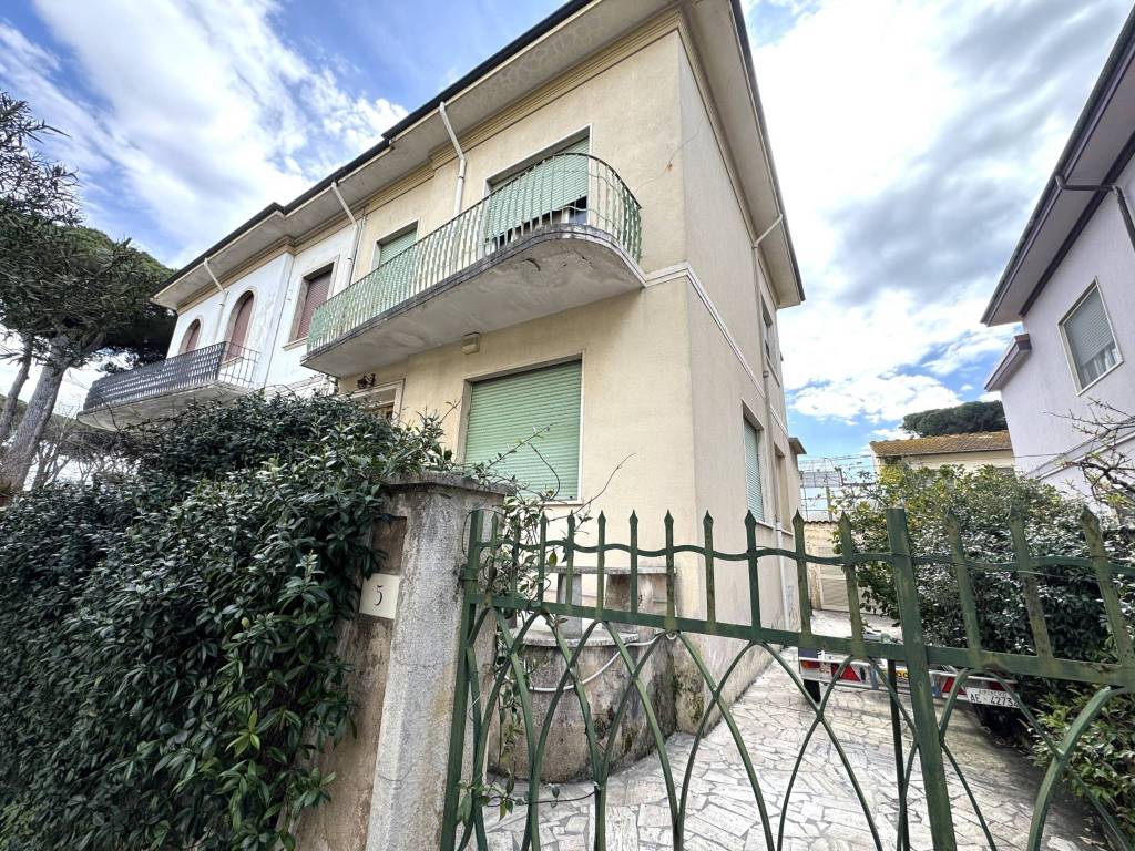 Villa a Viareggio in VIA VIRGILIO - Foto 5
