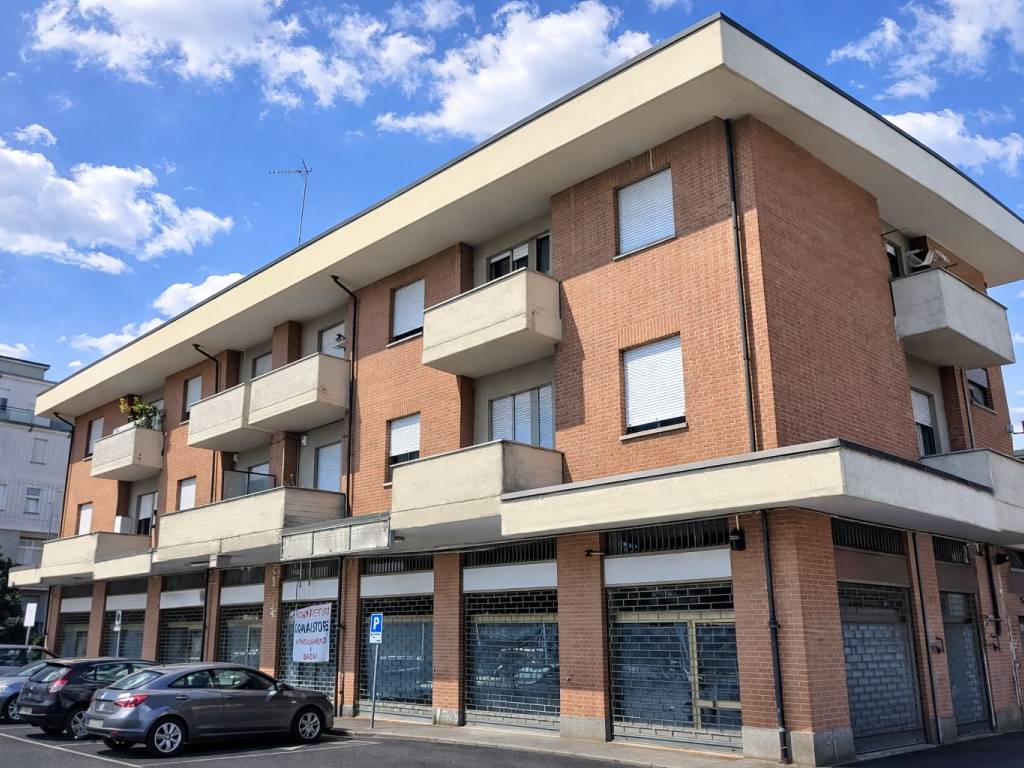 Palazzo / stabile a Borgaro torinese in Via Lanzo, 177 - Foto 2
