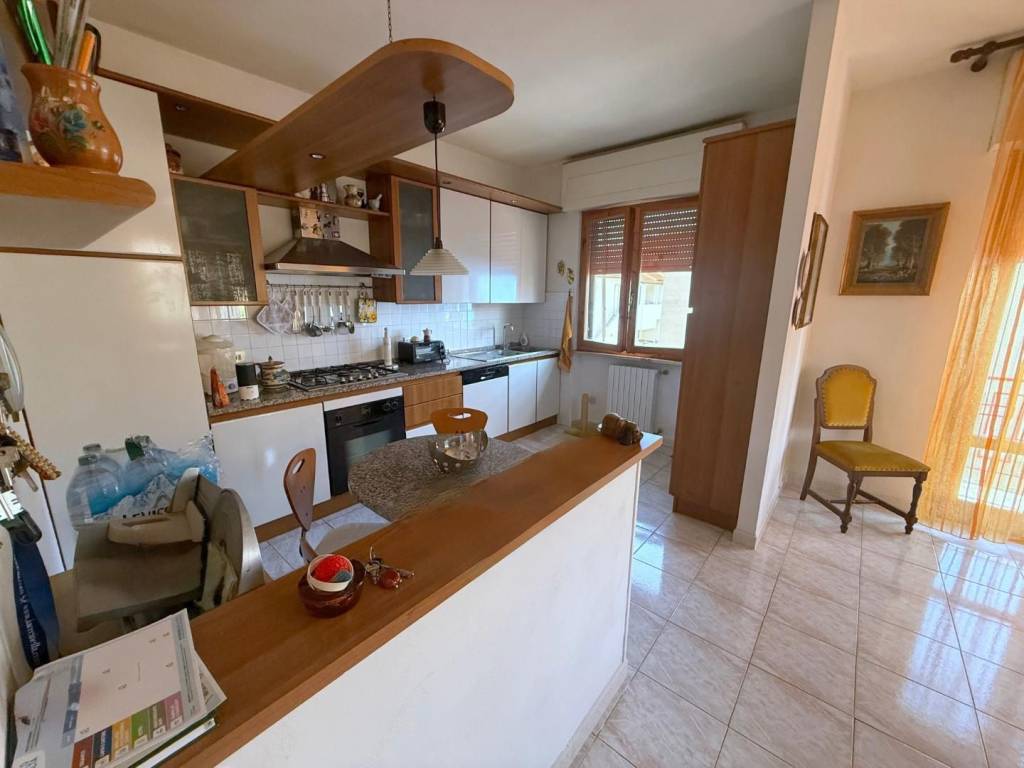 Appartamento a Cecina in Via Leonardo da Vinci - Foto 4