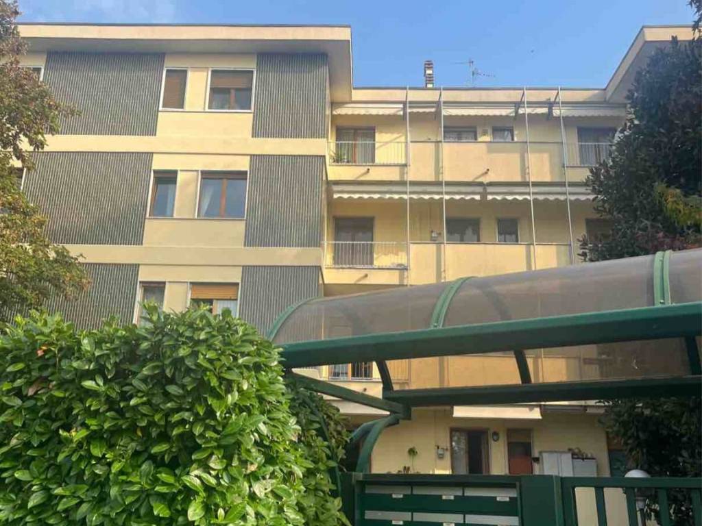 Appartamento a Saronno in Via Giuseppe Frua, 79 - Foto 4