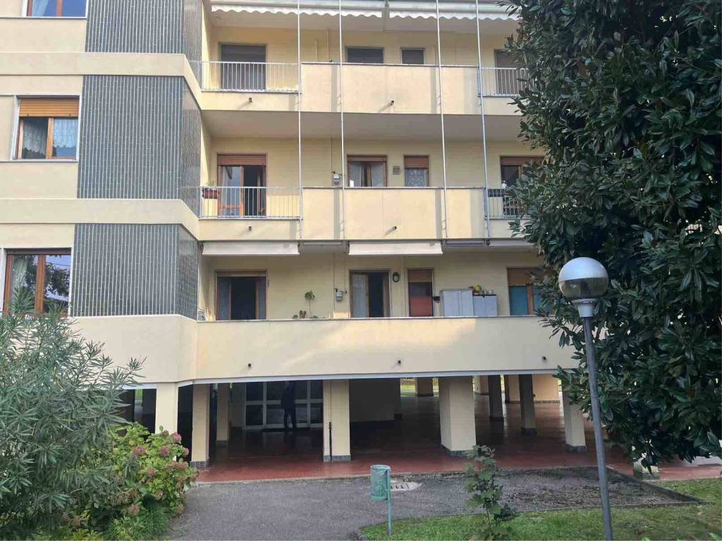 Appartamento a Saronno in Via Giuseppe Frua, 79 - Foto 5