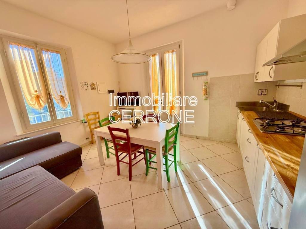 Appartamento a Cecina in Viale della Vittoria, - Foto 2