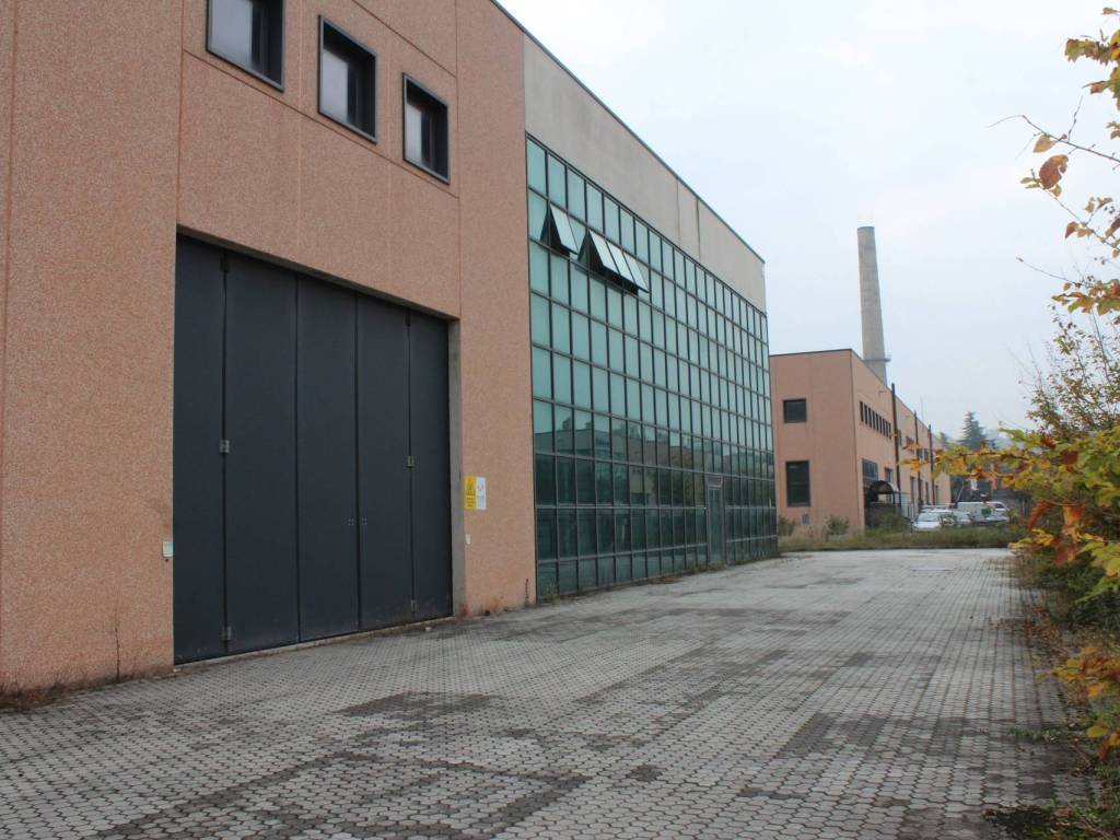 Immobile a Cassago brianza in Piazza Don Giovanni Motta, 7 - Foto 2