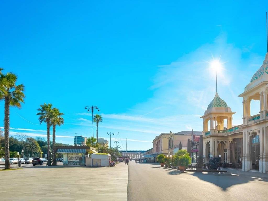 Appartamento a Viareggio in Viale Ugo Foscolo - Foto 5