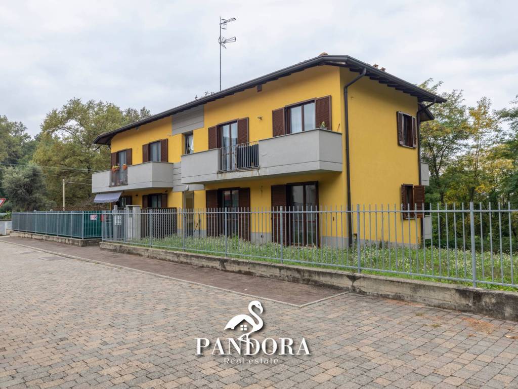 Appartamento a Brebbia in Via Rebuschini, 7 - Foto 2