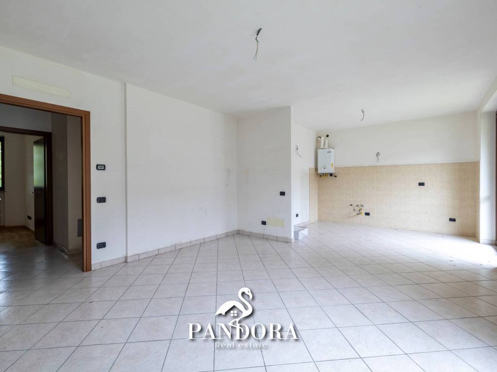 Appartamento a Brebbia in Via Rebuschini, 7 - Foto 3