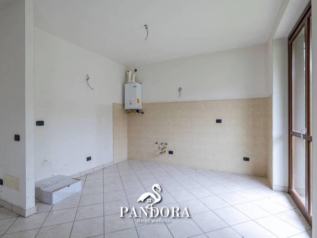 Appartamento a Brebbia in Via Rebuschini, 7 - Foto 5