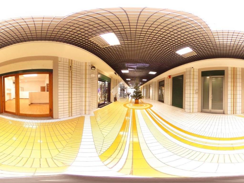 Box / garage a Santa maria capua vetere in Corso Aldo Moro, 99 - Foto 2