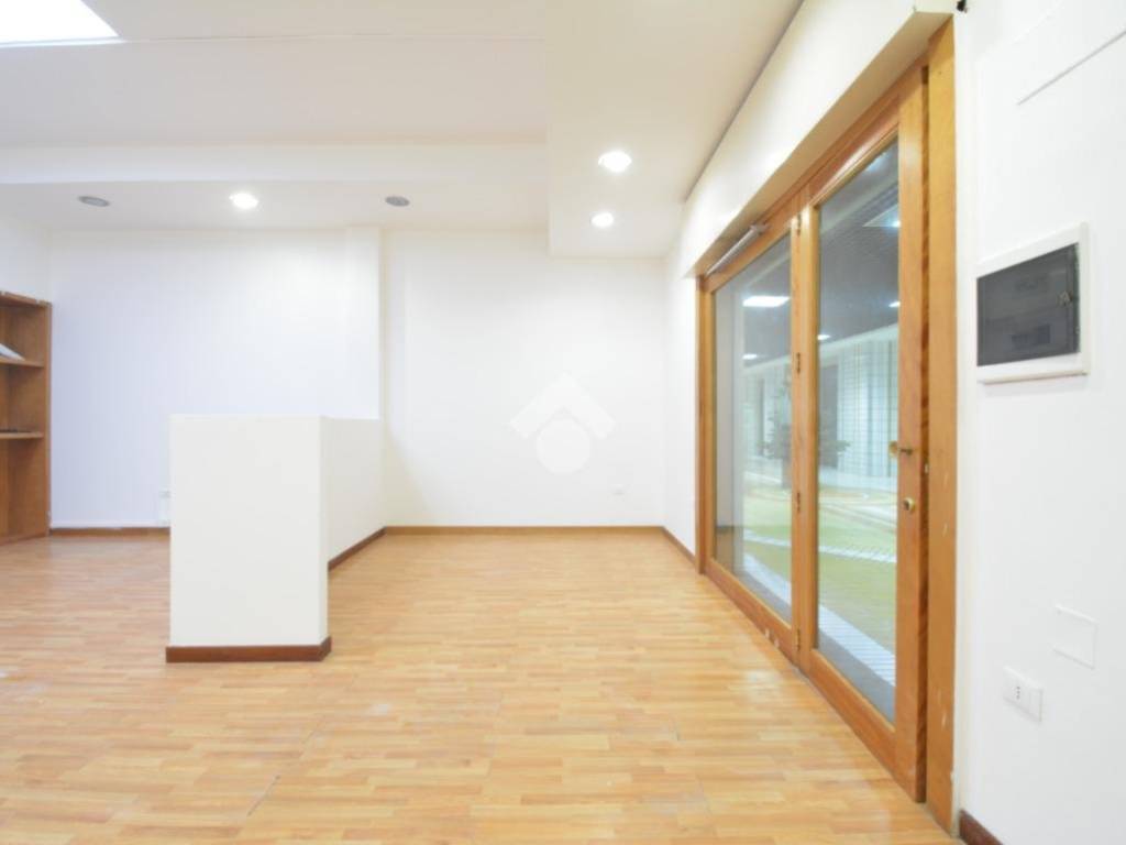 Box / garage a Santa maria capua vetere in Corso Aldo Moro, 99 - Foto 3