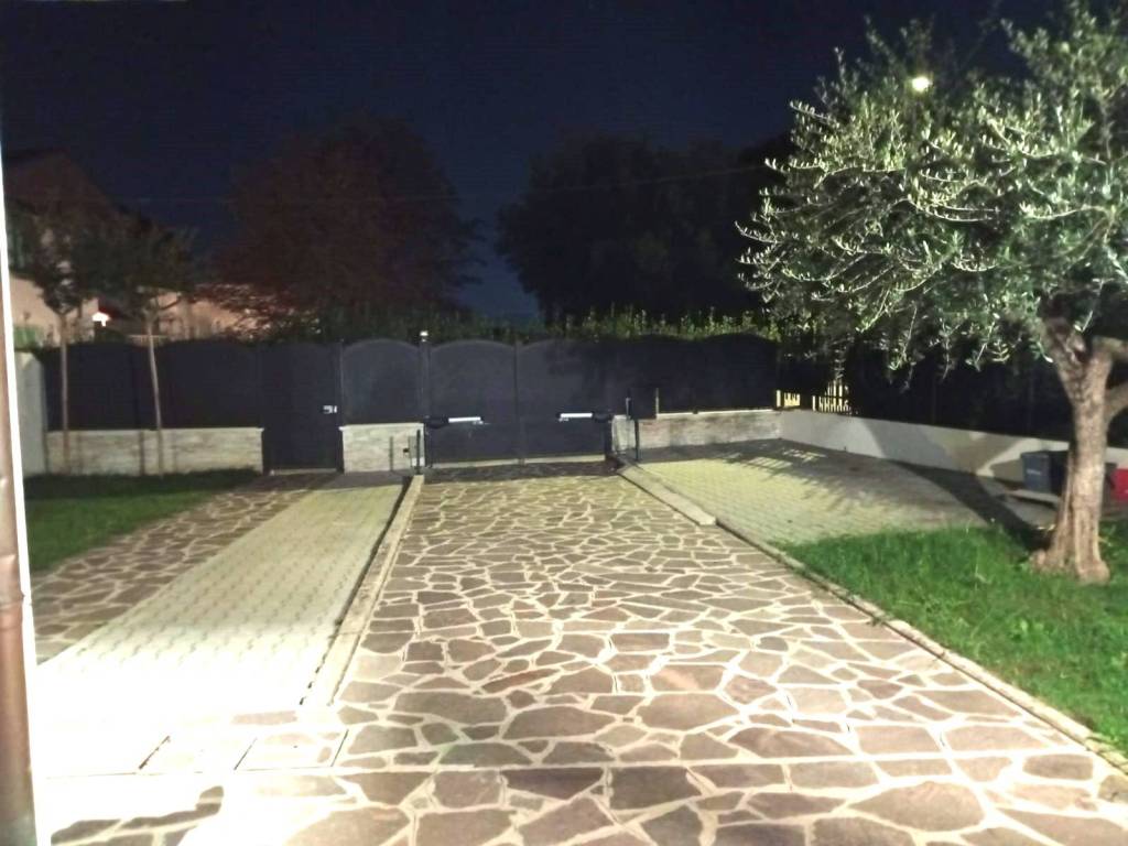 Villetta a schiera a Carmignano in Via Eugenio Montale - Foto 2