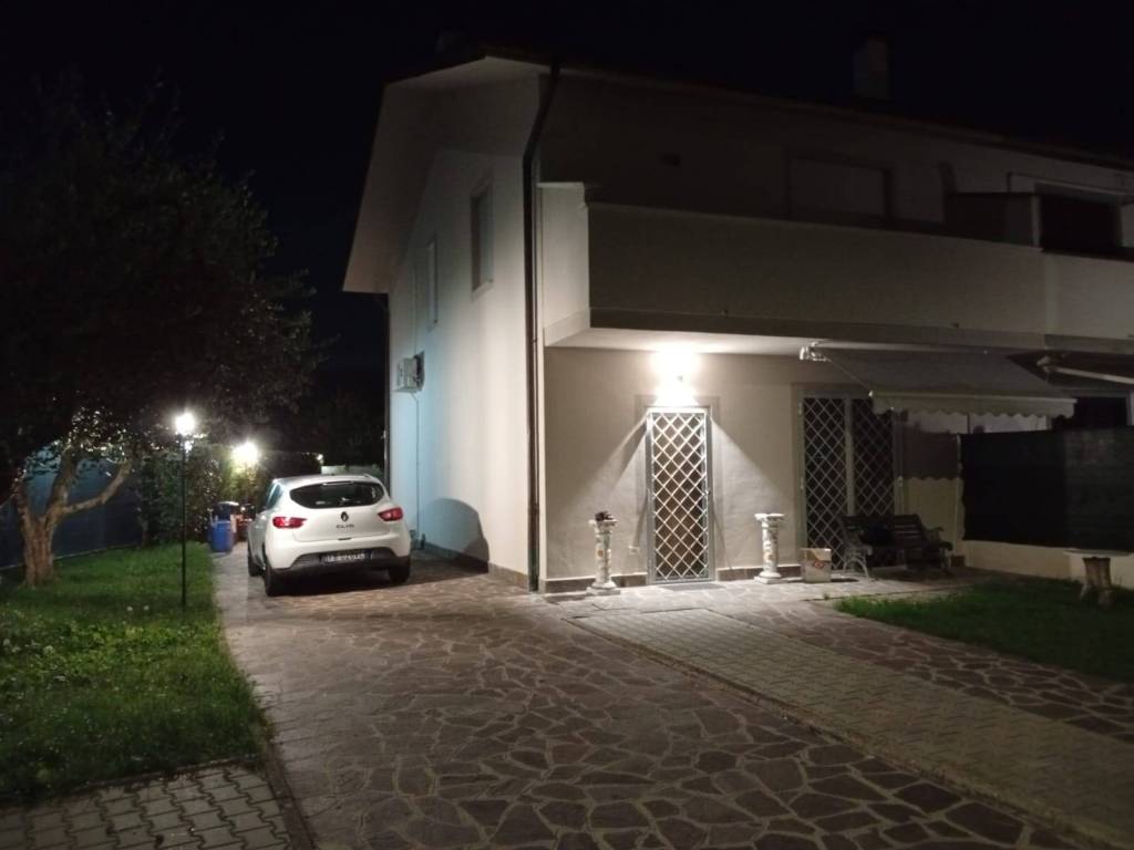 Villetta a schiera a Carmignano in Via Eugenio Montale - Foto 3