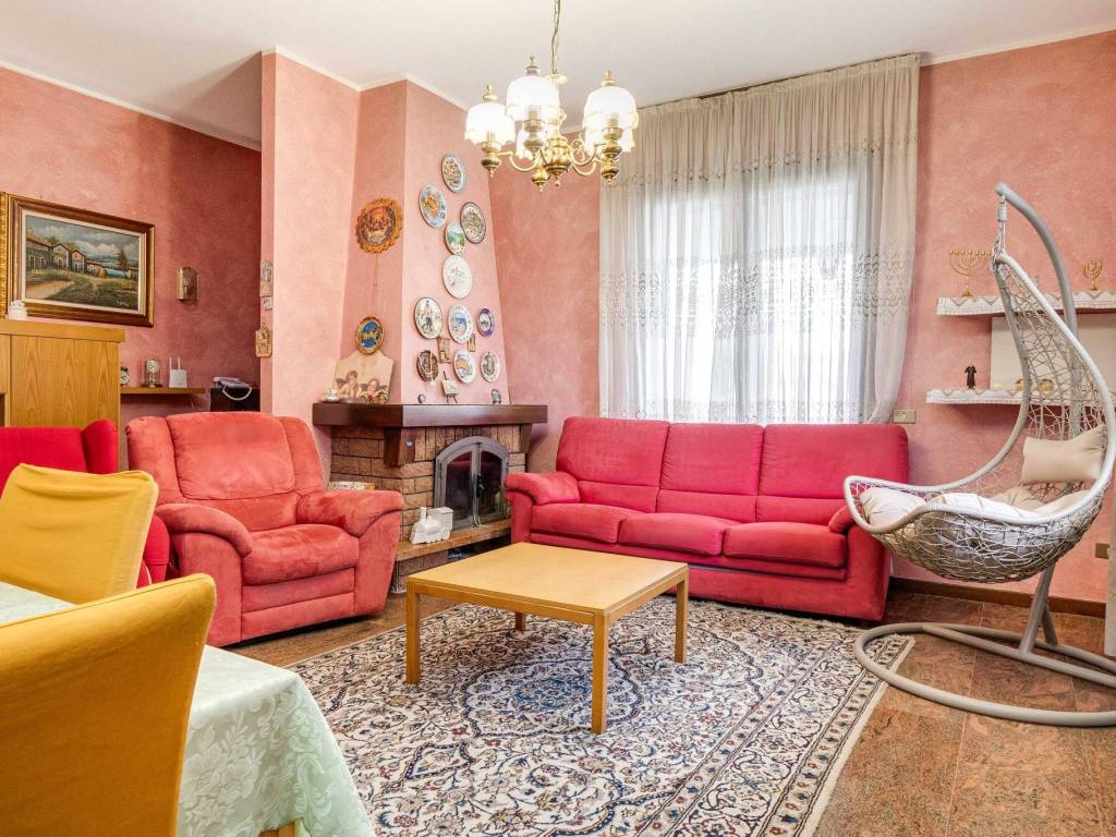 Villa a Lonate pozzolo in Via Arno, 8 - Foto 3