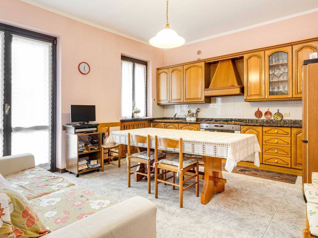Villa a Lonate pozzolo in Via Arno, 8 - Foto 4
