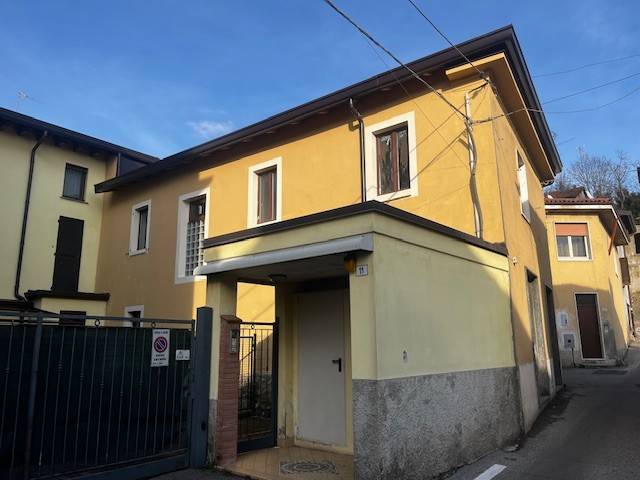 Appartamento a Carugo in Via Enrico Tazzoli, 13 - Foto 5