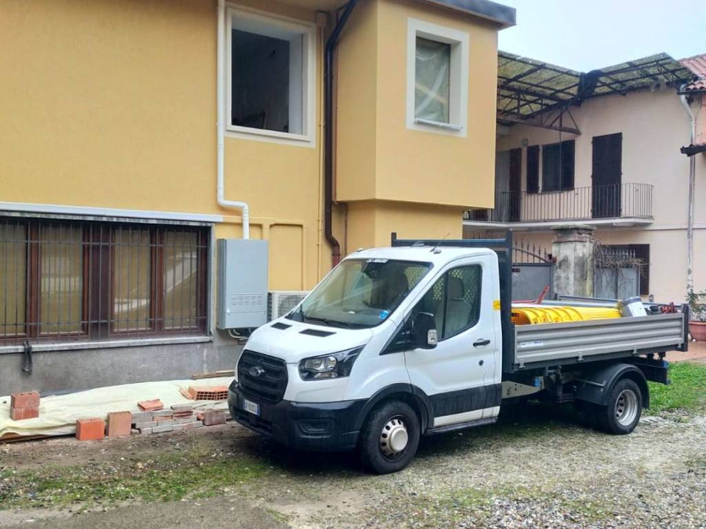 Appartamento a Carugo in Via Enrico Tazzoli, 13 - Foto 3
