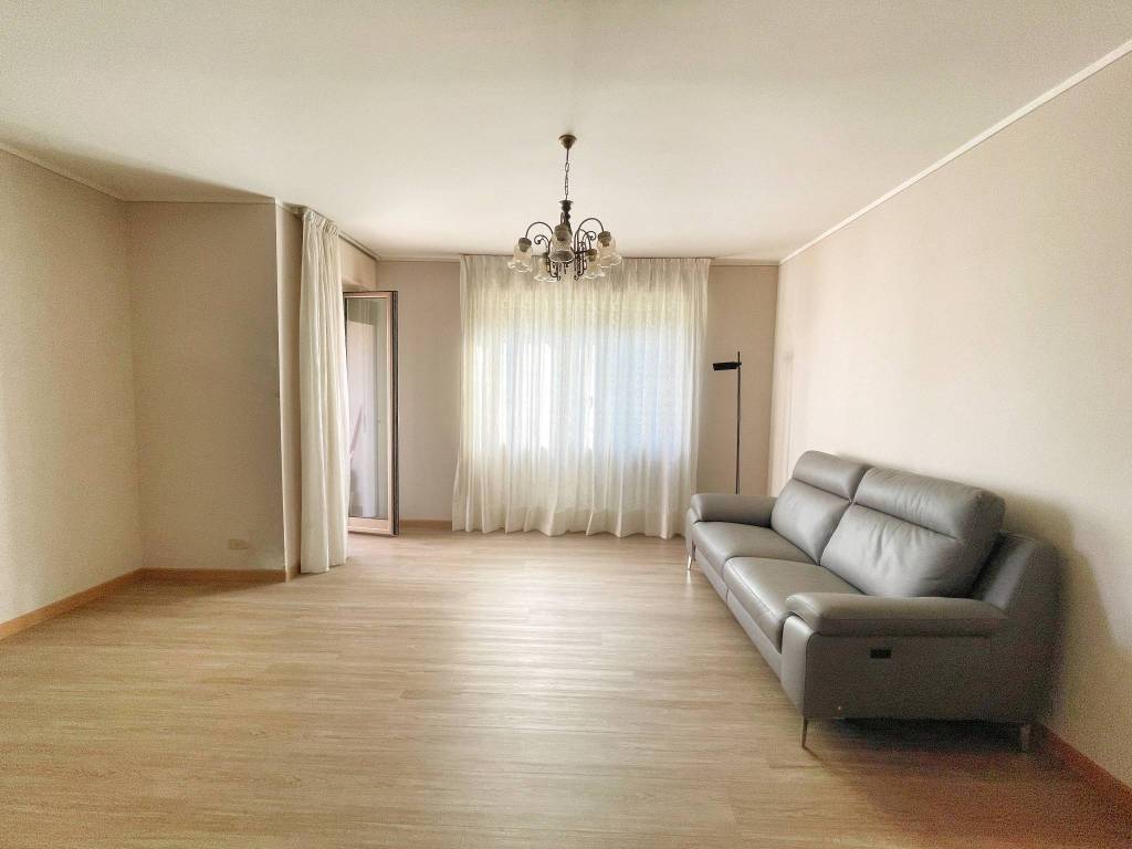 Appartamento a Borgo san dalmazzo in Via Vermenagna, 5 - Foto 4