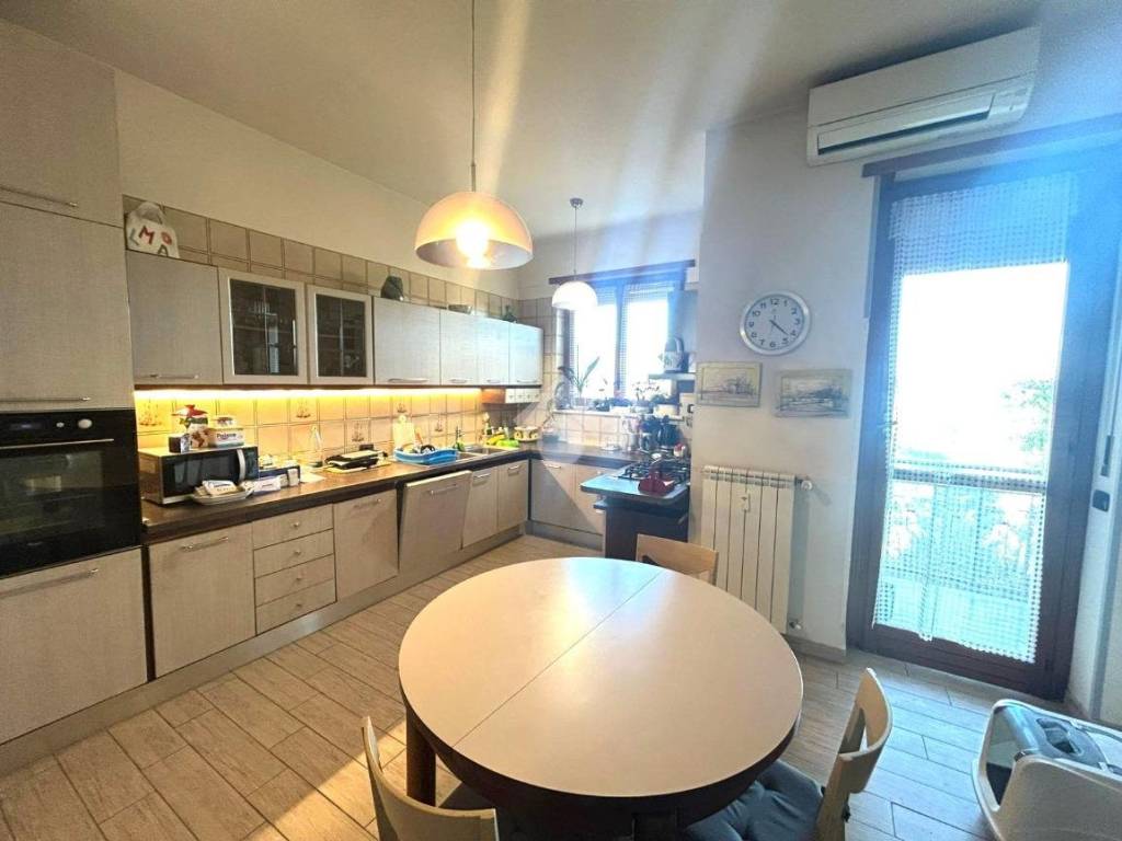 Appartamento a Collegno in Via Giorgio la Pira, 9 - Foto 2