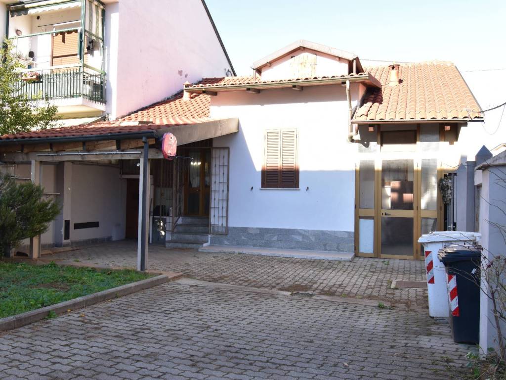 Villa a Collegno in Via Renzo Cattaneo, 14 - Foto 2