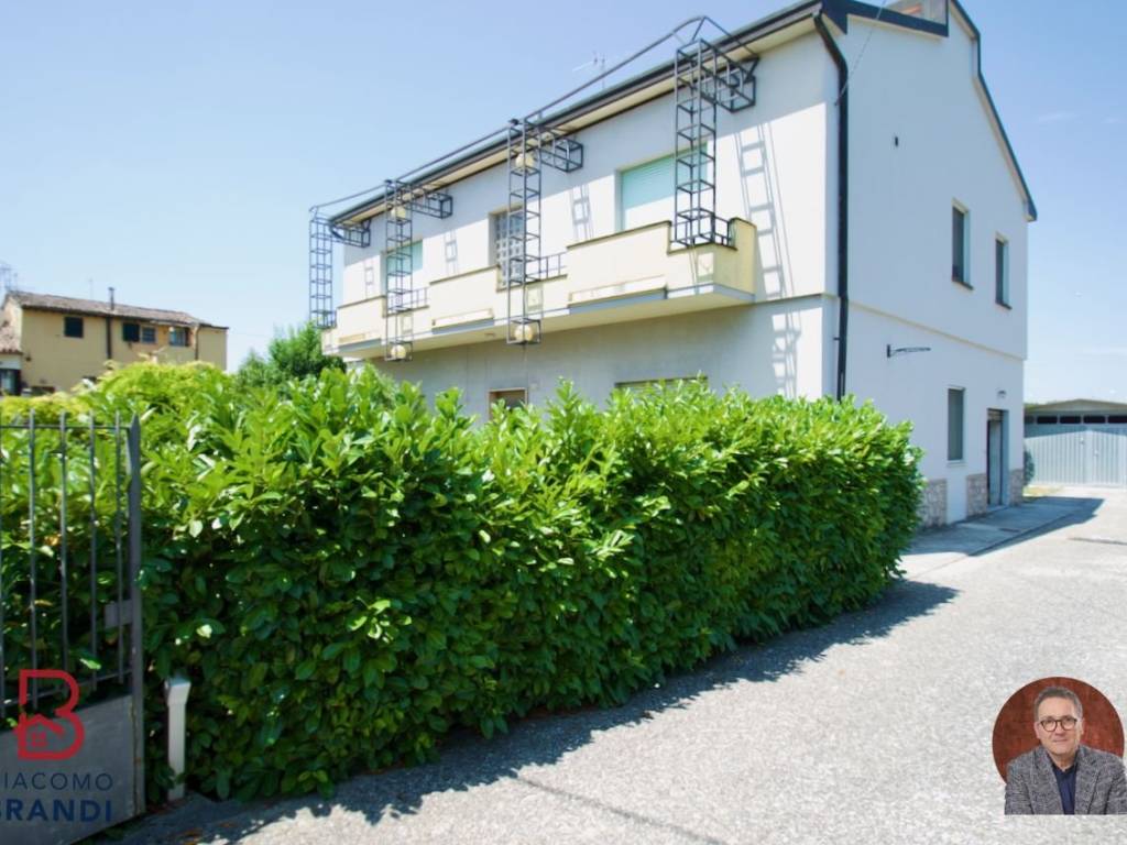 Villa a Foligno in Via Borroni, 52 - Foto 2
