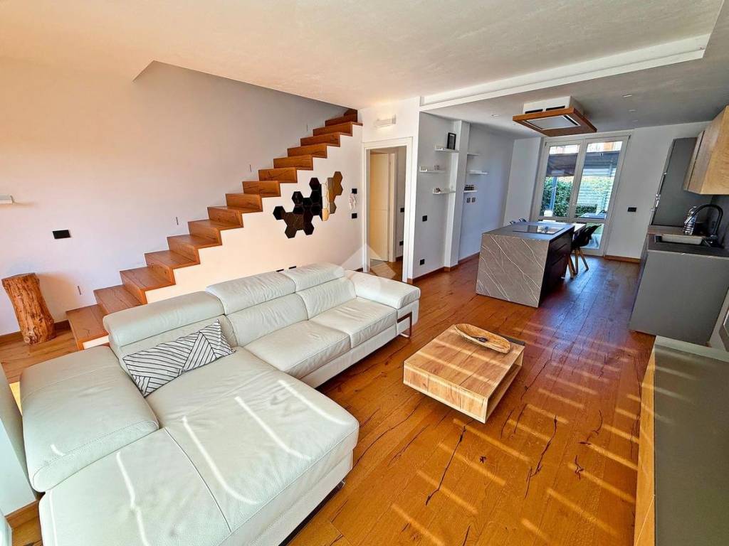 Villa a Sesto calende in via oriano, 10 - Foto 4