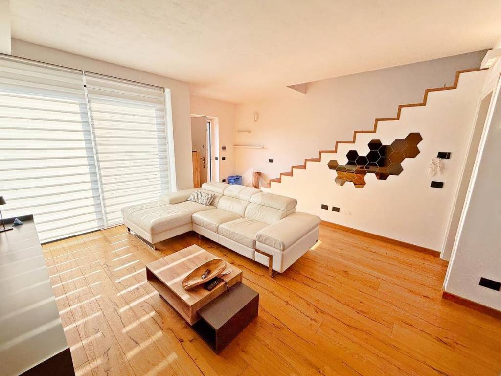 Villa a Sesto calende in via oriano, 10 - Foto 5