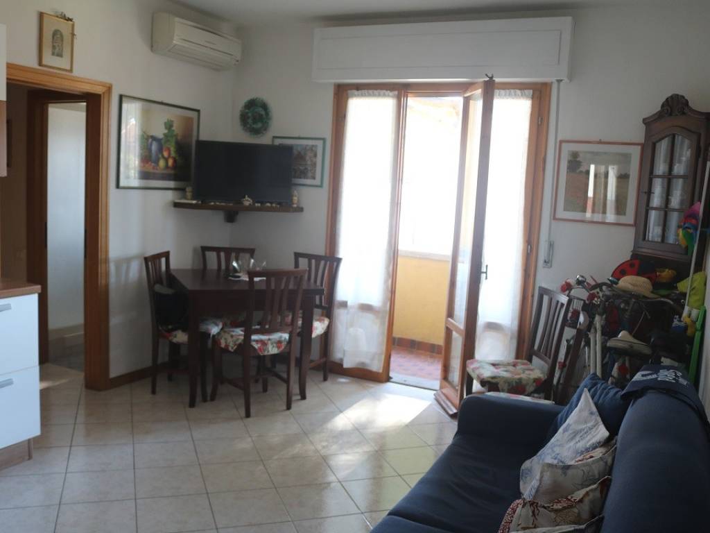 Appartamento a Cecina in Via Vittorio Bottego - Foto 2