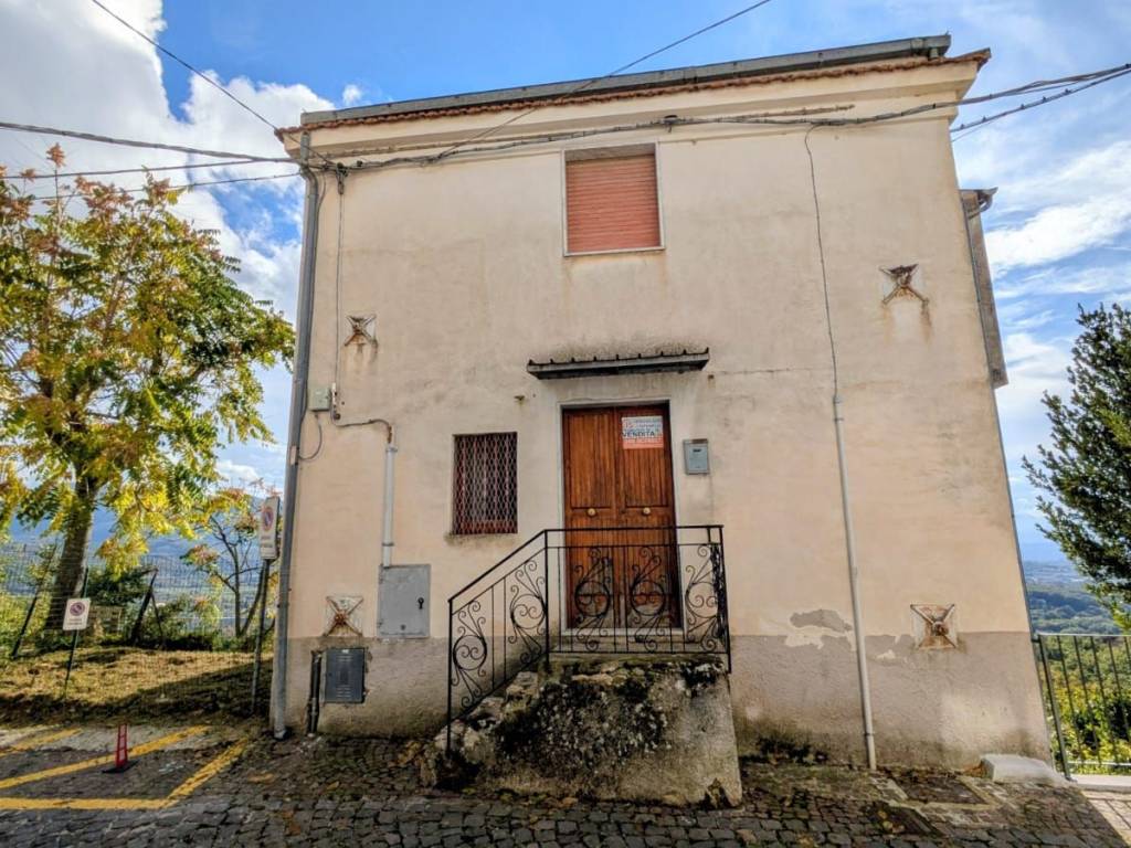 Casa indipendente a Pesche in Via Chiaia, 29 - Foto 2